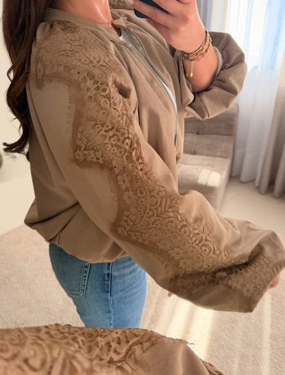 Veste ballon en dentelle beige